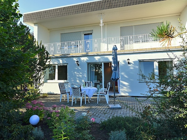 Apartment | Exterior - Flat With Mountain Views in Welferode (Homberg)