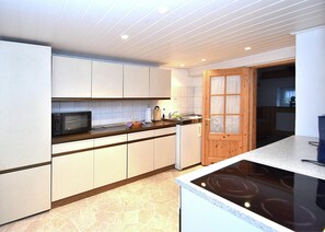 Apartment | Pool - Small Apartment in Hesse With Terrace and Garden (Frielendorf)