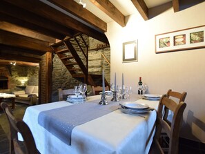 Dining - Gite at the Calm way in the Center (Bastogne)