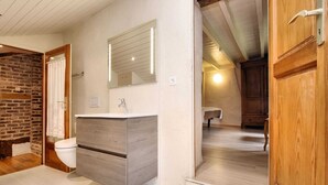 Unclassified image, 5 of 37, button - Picturesque Holiday Home in Petites Tailles With Garden (Vielsalm)