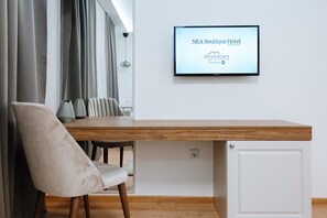 Classic Double Room, 1 King Bed | Living area | Flat-screen TV - Boutique Hotel Nea (Brcko)