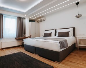 Comfort Double Room, 1 King Bed | Hypo-allergenic bedding, memory-foam beds, minibar, in-room safe - Boutique Hotel Nea (Brcko)