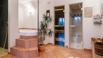 Apartment | Bathroom | Shower