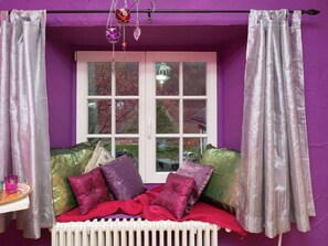 2 bedrooms, bed sheets