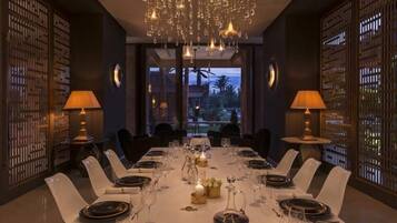 Villa | In-room dining