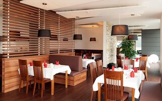 Café da manhã com buffet todos os dias mediante uma taxa