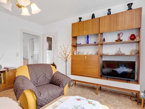 Apartment | Wohnbereich | Fernseher
