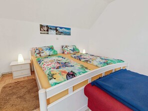 Appartement | 2 chambres, ameublement personnalisé, fer et planche à repasser