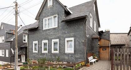 Cozy Apartment in Altenfeld With Garden