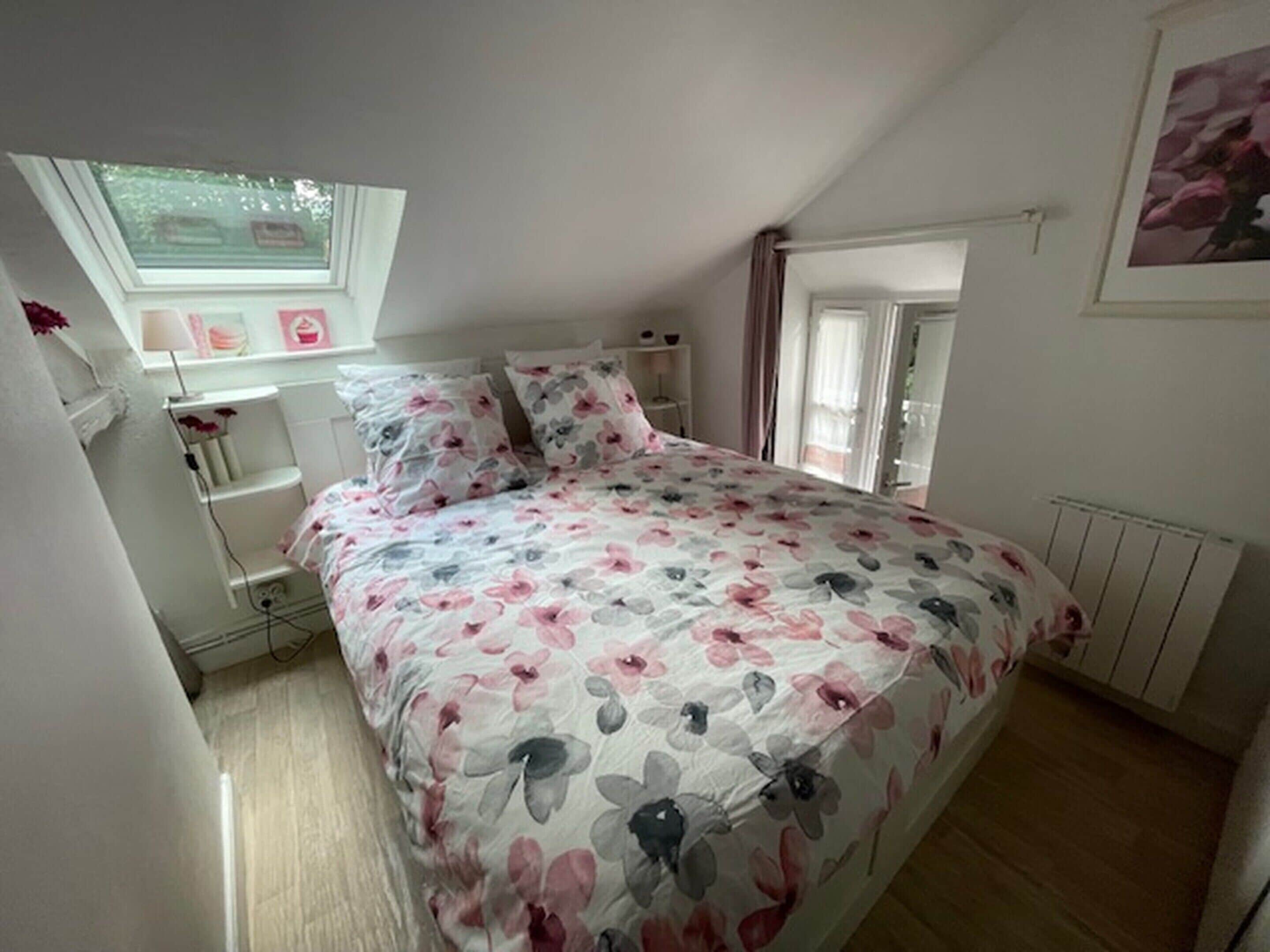 Cottage | 1 bedroom, individually furnished, bed sheets
