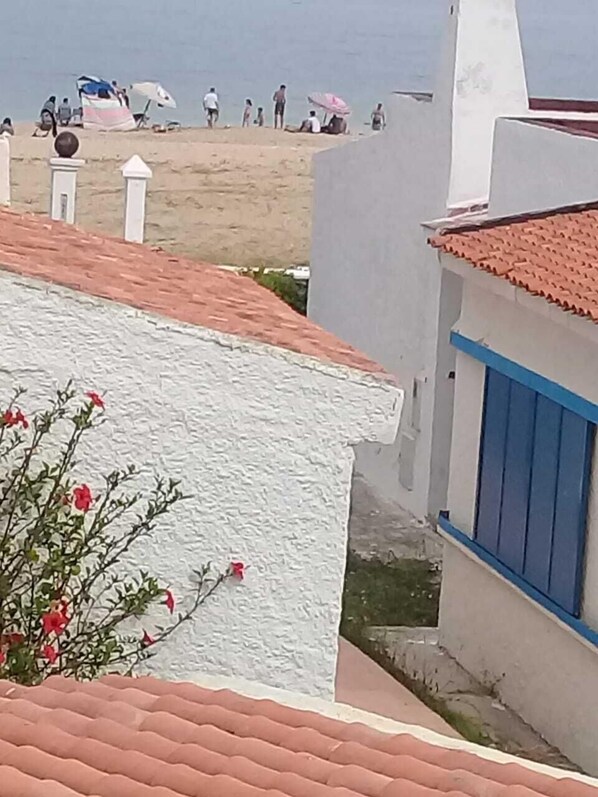 On the beach, white sand - Fdw Chalet (Fnideq)