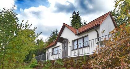 Charming Bungalow in Tabarz Thüringer Wald With Garden