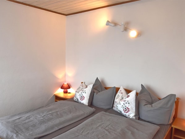 Bungalow | 1 makuuhuone, yksilöllisesti kalustettu, vuodevaatteet