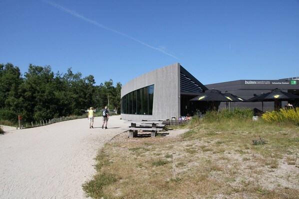 Exterior - Stunning Apartment in Schoorl, North Holland, you can Bike to the Beach (Schoorl)