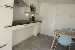 Private kitchen - Stunning Apartment in Schoorl, North Holland, you can Bike to the Beach (Schoorl)