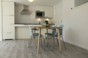 Apartment | Dining - Stunning Apartment in Schoorl, North Holland, you can Bike to the Beach (Schoorl)