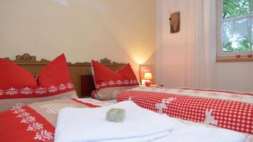 Apartment | 1 bedroom, individually furnished, bed sheets