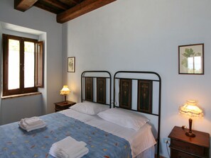 1 bedroom, individually furnished - Cozy Cottage in Abbateggio With Garden (Abbateggio)