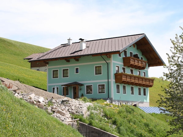 Exterior - Beautiful Holiday Home in Wagrain With Garden (Wagrain)