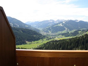Balcony - Beautiful Holiday Home in Wagrain With Garden (Wagrain)