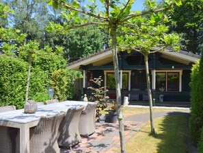 Exterior - Finnish Bungalow With Garden, a Modern Bathroom, Near Harderwijk, Veluwe (Hulshorst)