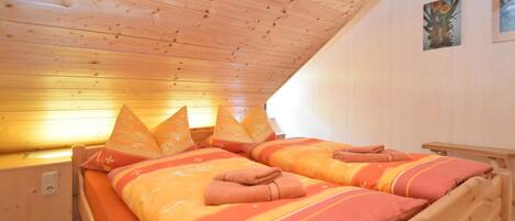 House | 2 bedrooms, bed sheets