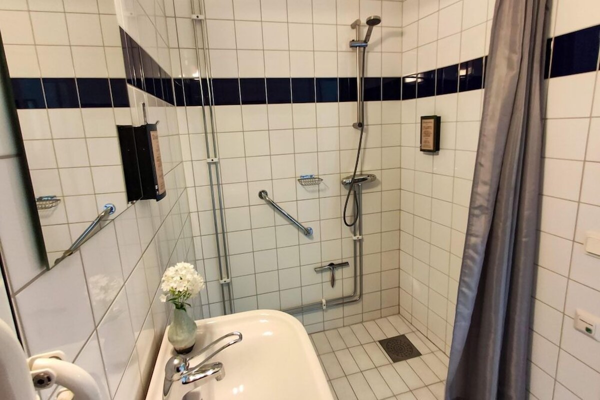 Bathroom | Free toiletries, hair dryer, towels