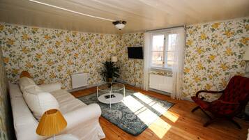 Cabin | Individually decorated, individually furnished, desk, blackout drapes