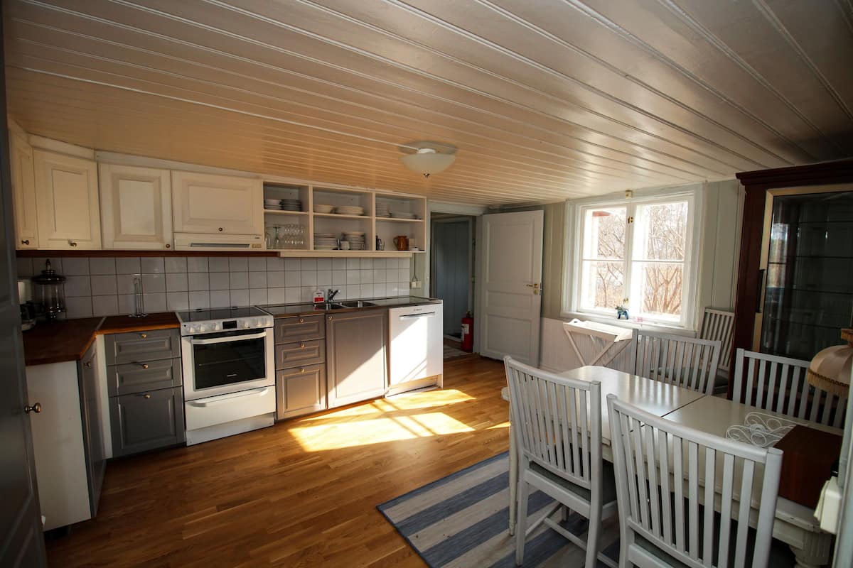 cabin | private kitchen | coffee/tea maker, electric kettle