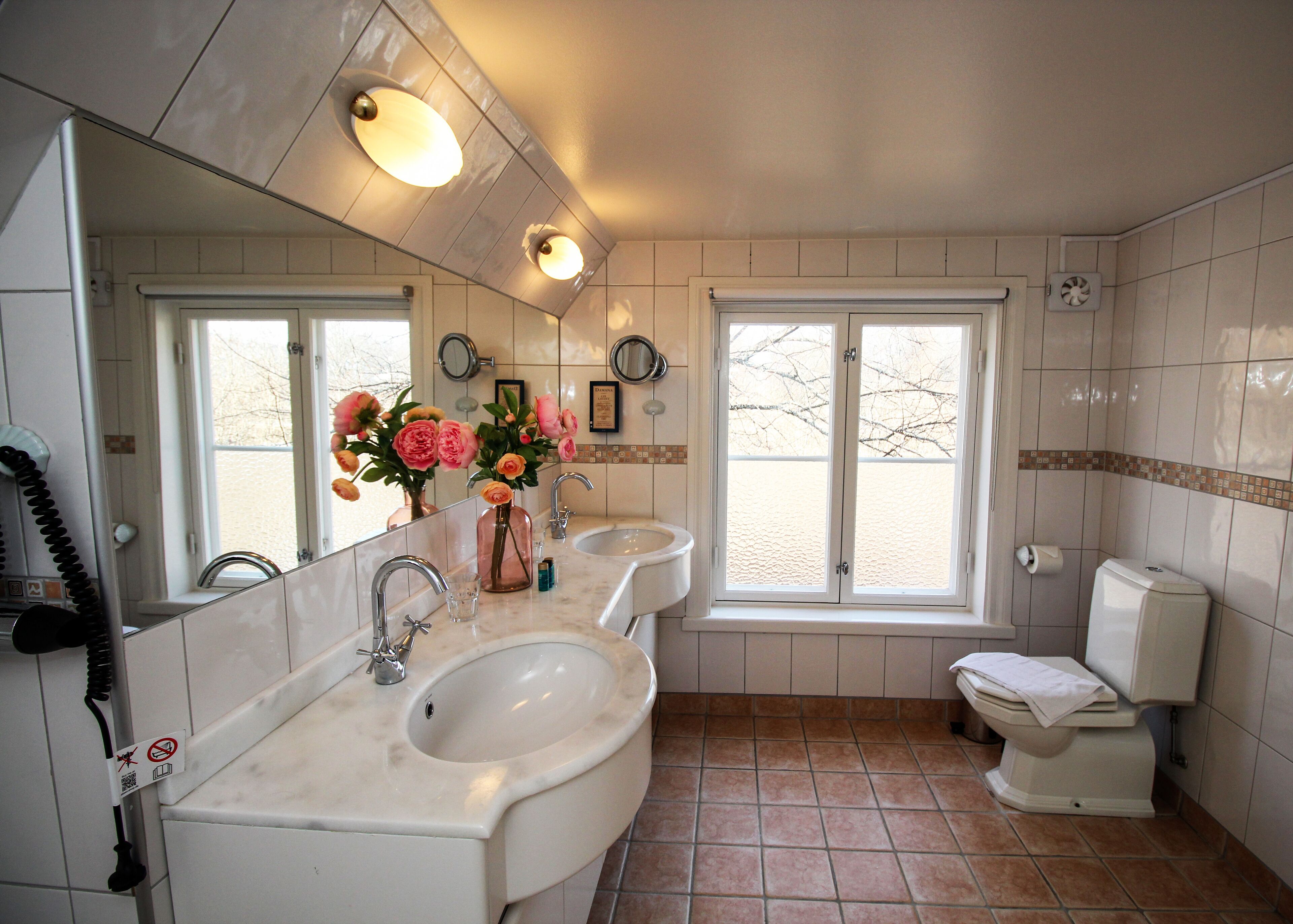 premium suite | 1 bedroom, individually decorated, individually furnished, desk