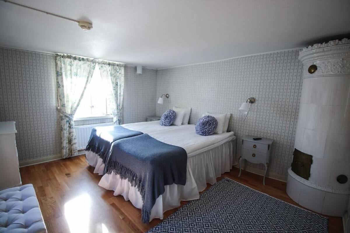 Standard Double Room | Desk, blackout drapes, iron/ironing board (on request), WiFi (free)