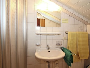 Apartment | Bathroom