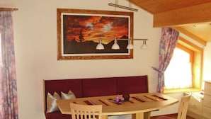Dining - Beautiful Apartment in a Quiet and Sunny Location at the Edge of Virgen (Virgen)