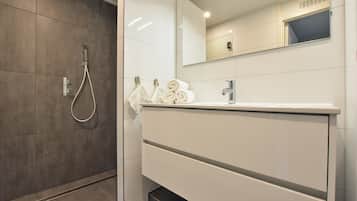 Apartment | Bathroom