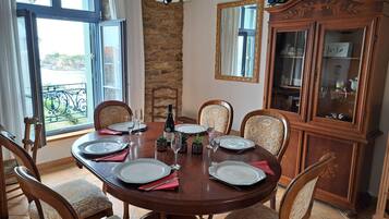 Apartment | Dining