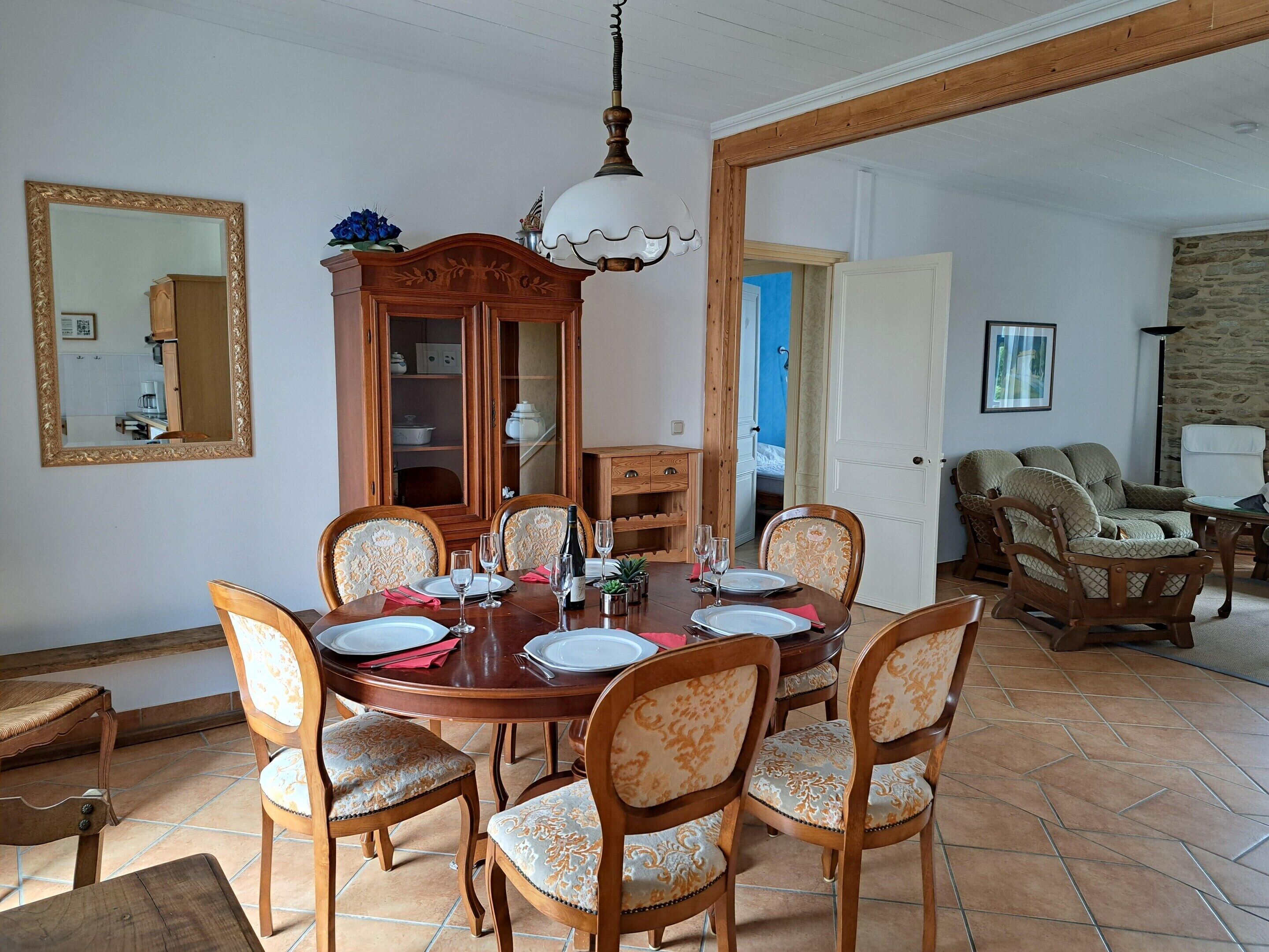 Apartment | Dining
