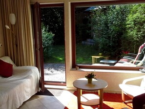 2 bedrooms, individually furnished, bed sheets