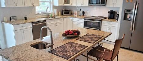 House, Multiple Beds, Private Pool, Pool View | Private kitchen | Cookware/dishes/utensils