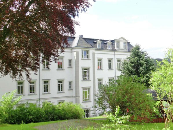 Villa | Exterior - Moderne Villa in Borstendorf mit Park (Grünhainichen)
