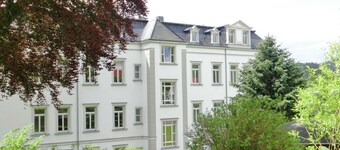 Moderne Villa in Borstendorf mit Park