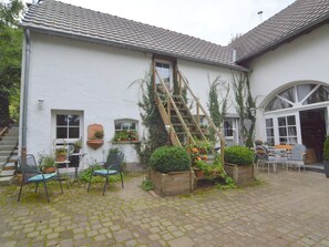Apartment | Exterior - Apartment in Immerath Near Hiking Trails (Immerath)