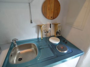 Apartment | Private kitchen - Romantic Eifel Hideaway (Immerath)
