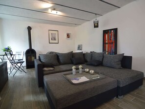 Apartment | Living area - Apartment in Immerath Near Hiking Trails (Immerath)