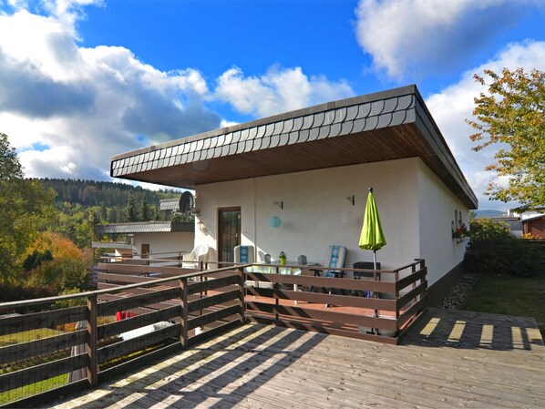 Exterior - Small Holiday Home is Medebach in the Sauerland With Balcony and Magnificent View (Medebach)