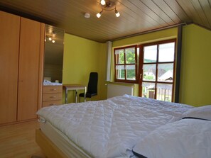 Rumah | 5 kamar tidur dan dilengkapi dengan perabotan berbeda-beda