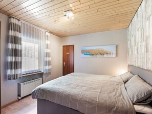 Bungalow | 3 bilik tidur, dilengkapkan perabot secara berasingan 