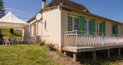 Cosy Holiday Home With all Modern Comforts, set on a Hill With Nice Views