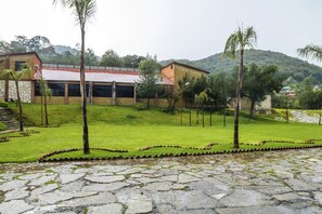 Property grounds - Capital O Casa Manning y Salón la Troje (Omitlán de Juárez)