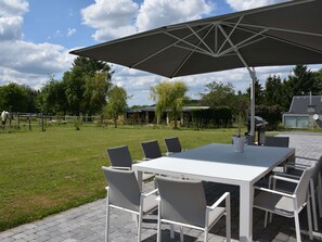 Villa | Dining - Modern Villa in Rochefort Close to the Horses (Rochefort)
