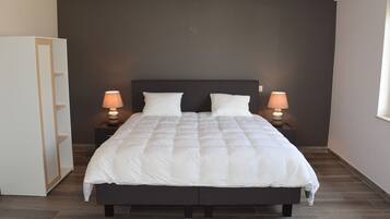 Villa | 4 bilik tidur, dilengkapkan perabot secara berasingan, cadar katil